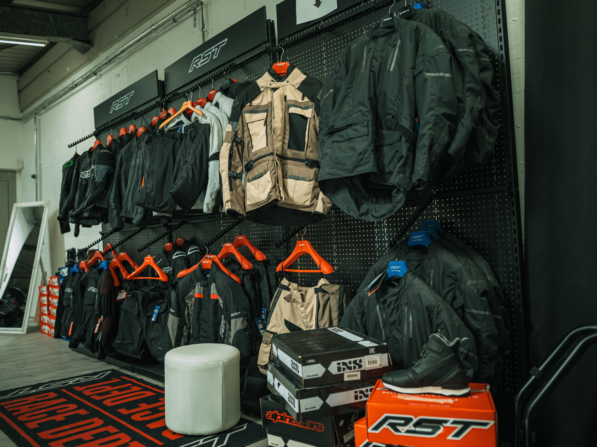 Vêtements et accessoires